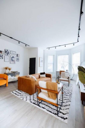 The Brown House - A luxurious UChicago Campus stay